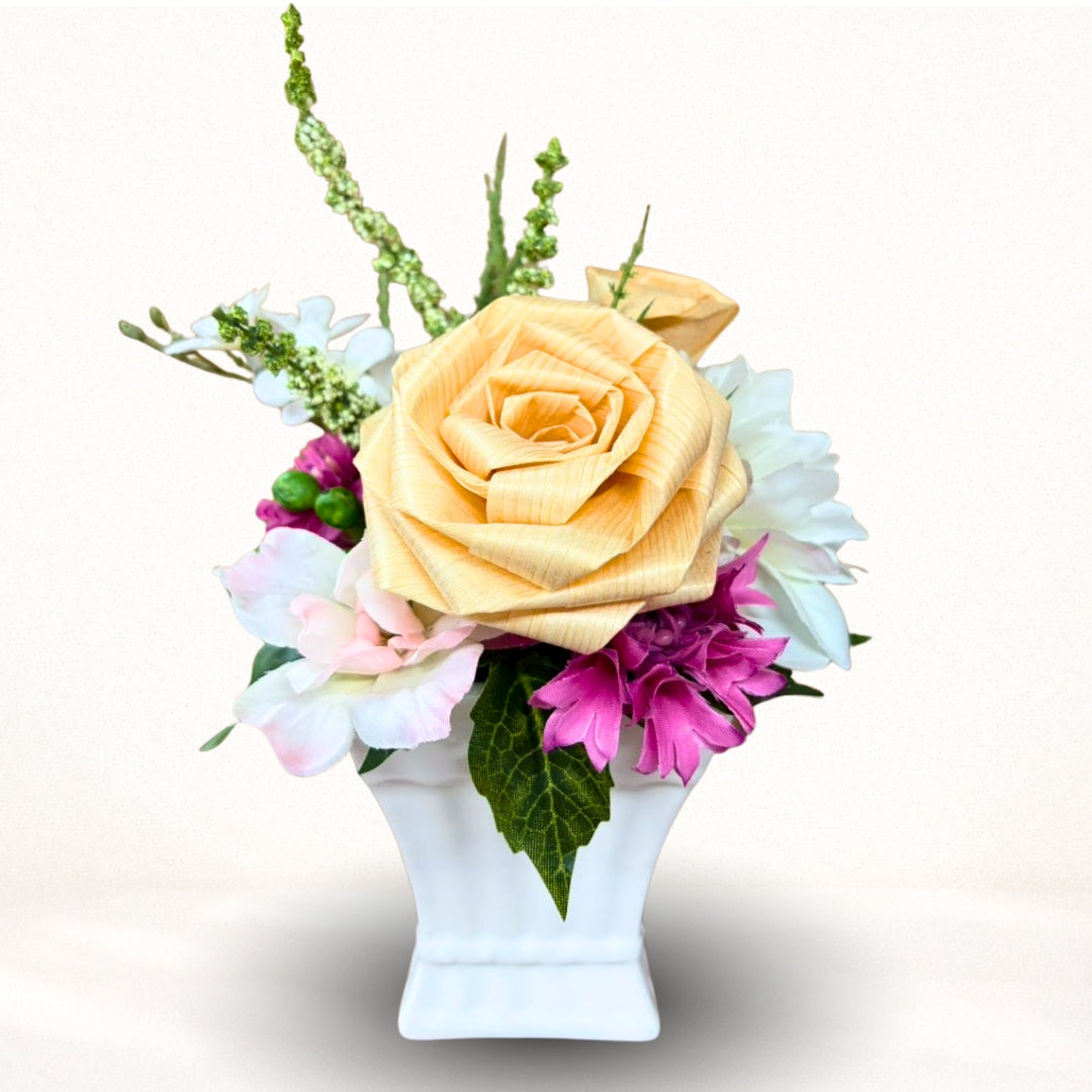 やさしく華やぐ、木のぬくもりアレンジ －ひのきろうずアレンジメント－