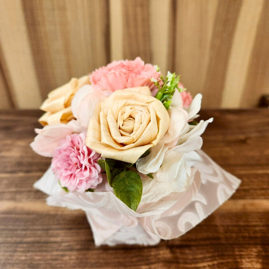 やさしさを束ねた、ひのきの鉢花（ピンク）