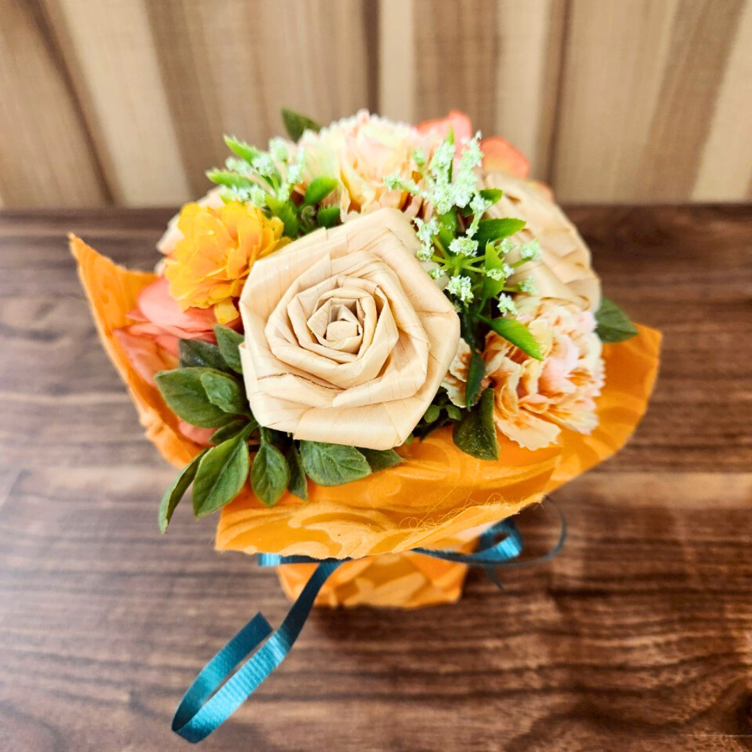 やさしさを咲かせる、ひのきの鉢花（オレンジ）