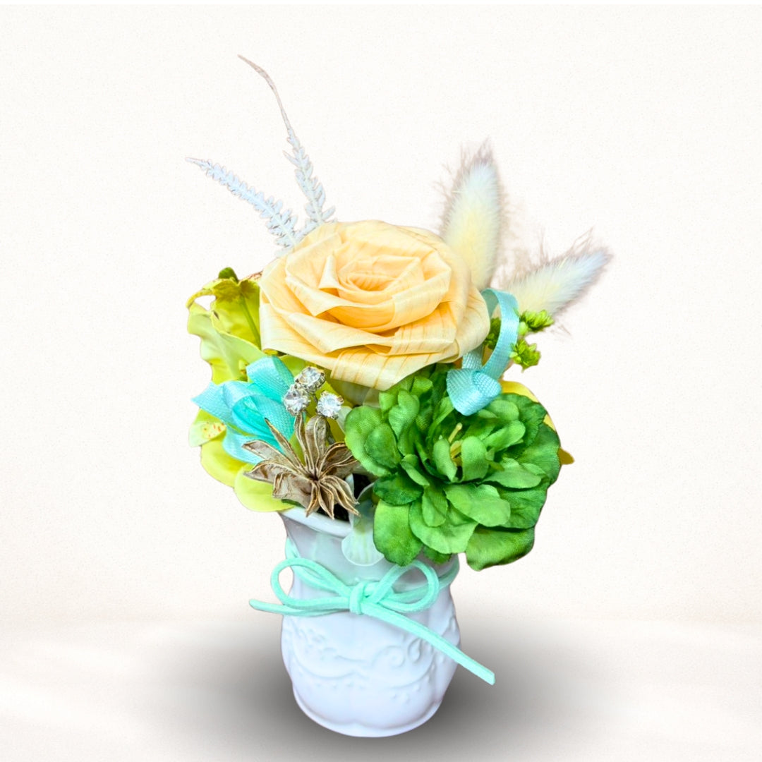 バレンタインの贈りものに｜チョコにそっと添える 小さなフラワーアレンジ