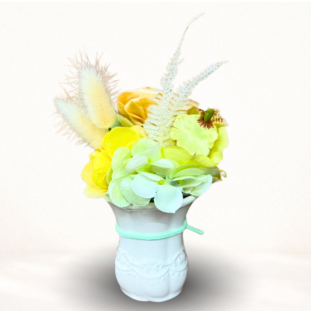 バレンタインの贈りものに｜チョコにそっと添える 小さなフラワーアレンジ