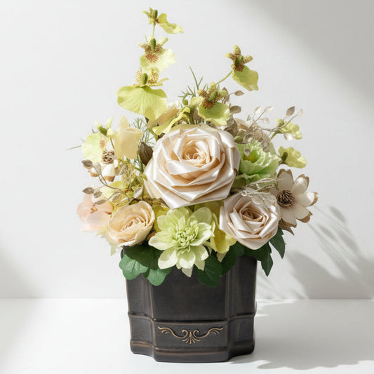 シャンパンローズ＆ライムグリーンの上品フラワーアレンジ