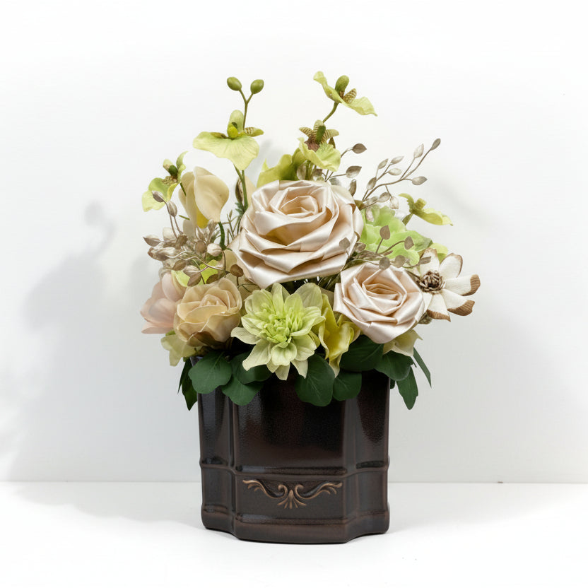 シャンパンローズ＆ライムグリーンの上品フラワーアレンジ