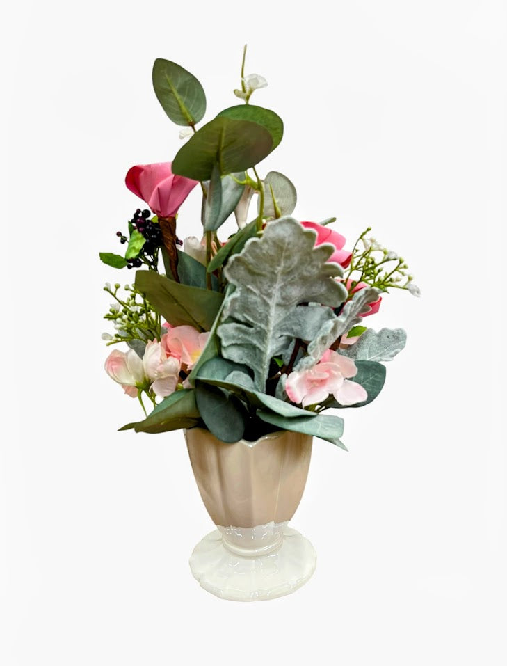 ＊*..華やかなピンクローズを添えて.＊°ロマンティックアレンジ　 お花の贈り物 陶器アレンジ｜心に咲くピンクローズ – ひのきろうずなないろ