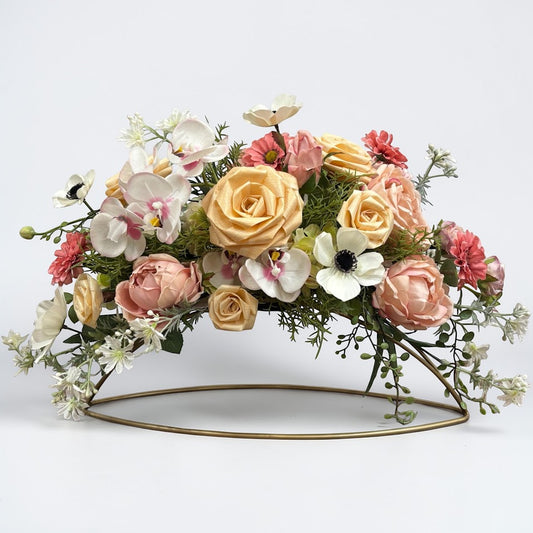 アイアンスタンド一体型アレンジ｜上品アプリコットピンクの華やぎ