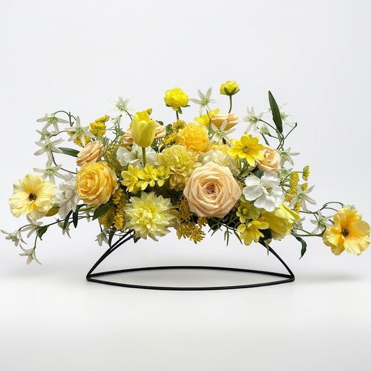 アイアンスタンド一体型アレンジ｜陽だまりイエローで華やかに